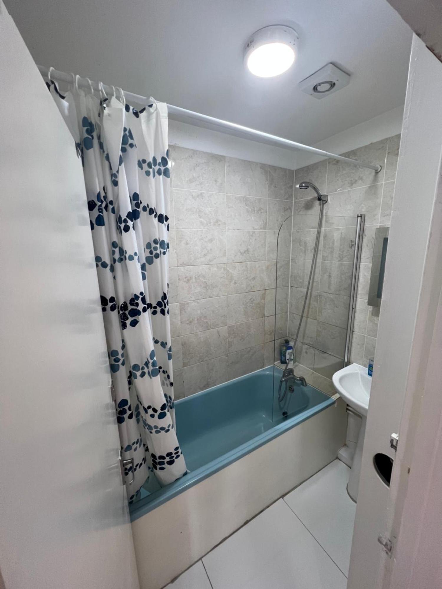Miles 4Floor Apartment London Ngoại thất bức ảnh