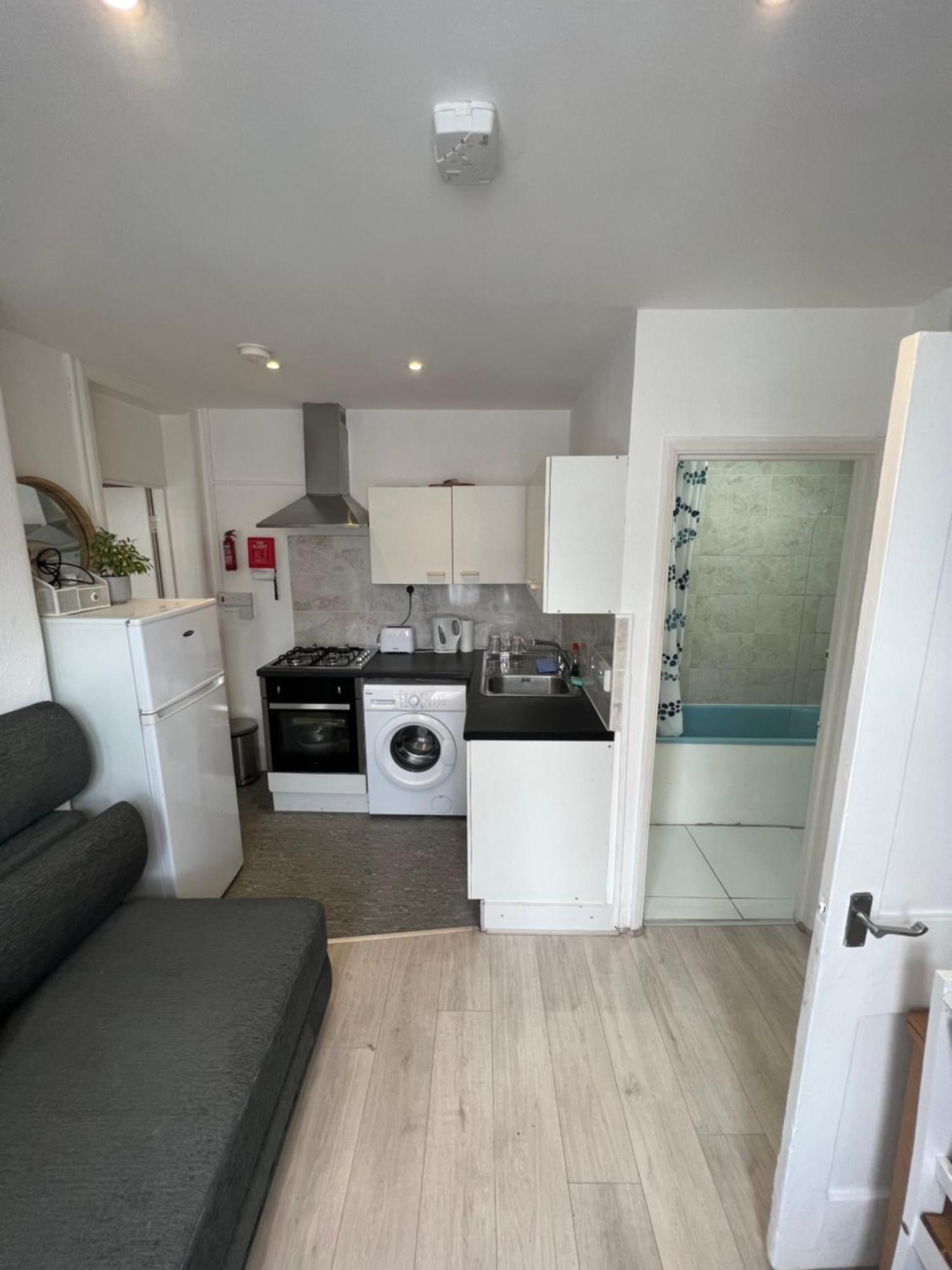 Miles 4Floor Apartment London Ngoại thất bức ảnh